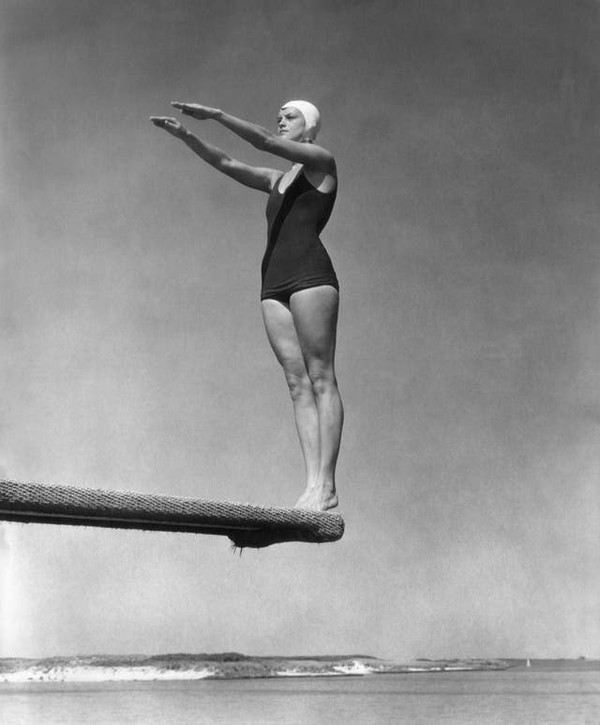 1932년 LA 올림픽 다이빙 종목에 출전한 여성 수영선수의 복장(사진-인디펜던트)